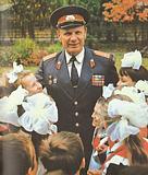 С праздником, дорогие ветераны!
Долгих Вам лет и здоровья!
Вы мамонты уходящего того милицейского
поколения служивших верой и правдой своему народу!