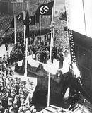 шампанское о борт Густлоффа 